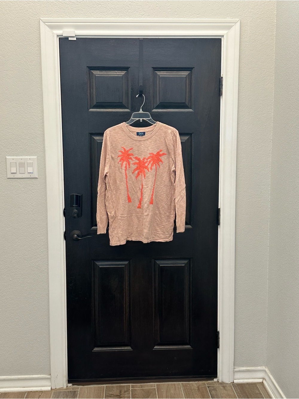D& Co. Palm Tree Graphic Long Sleeve Top - Peach with Coral Print M